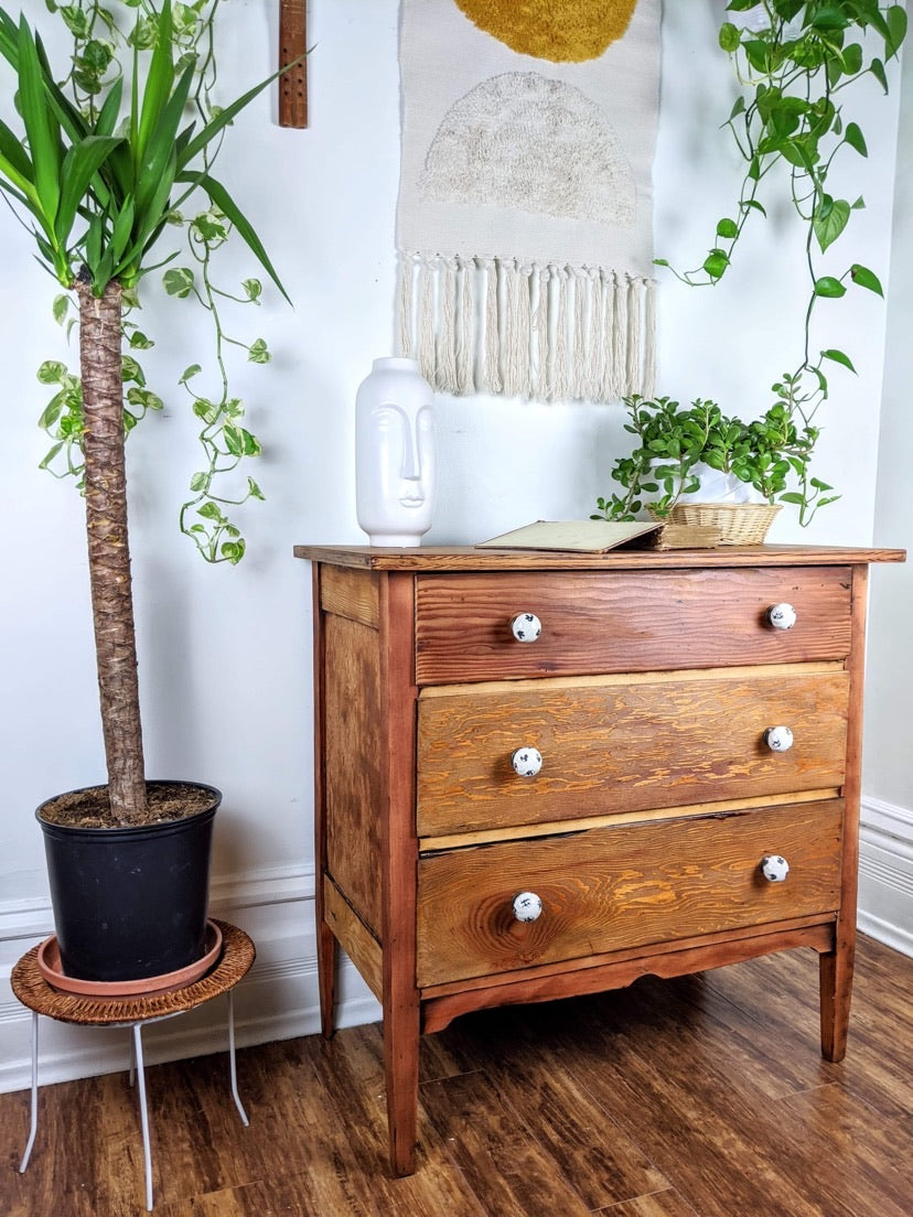 The Au Naturel Dresser