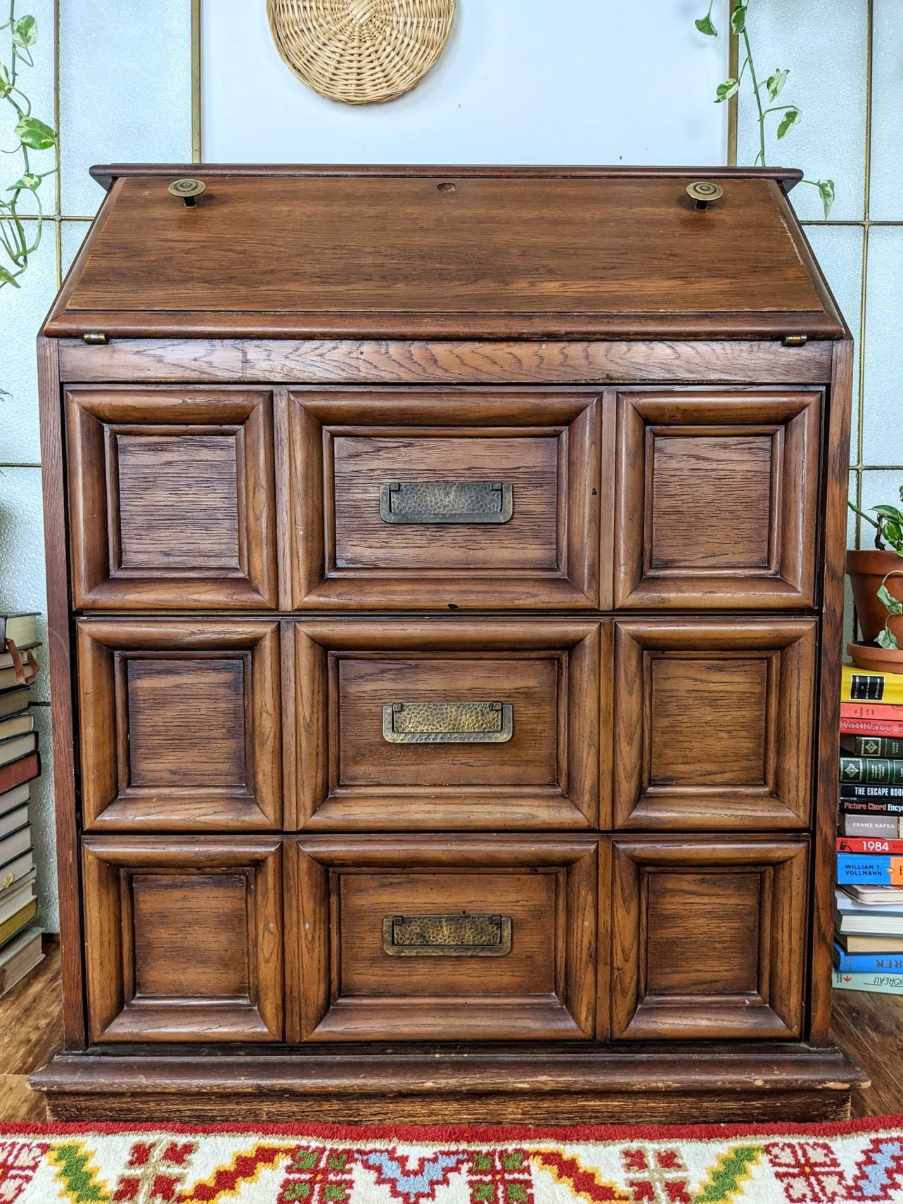 The Sommerfeld Secretariat