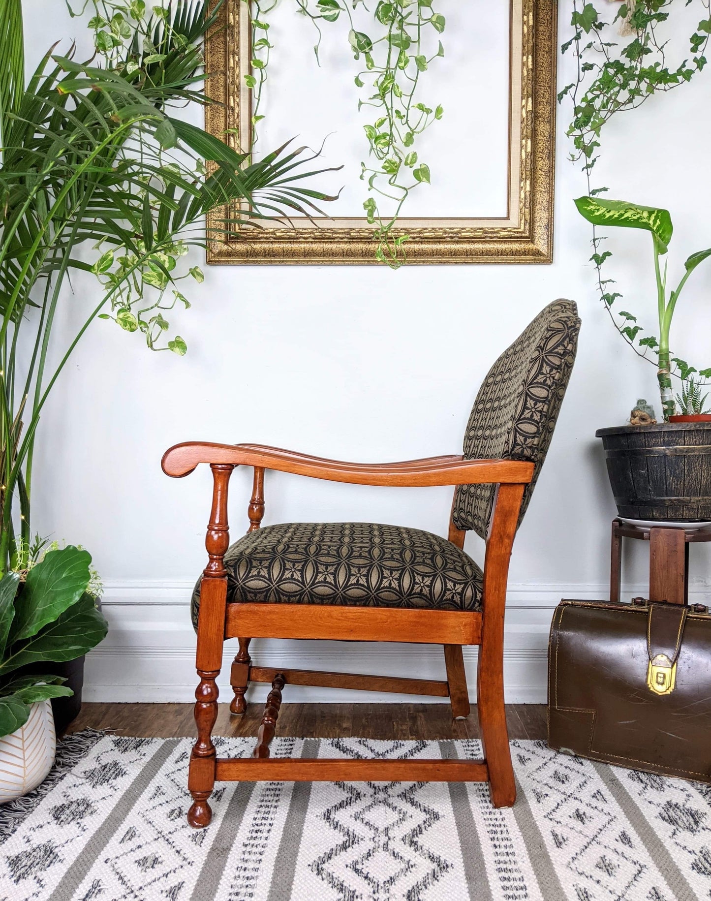 The debonair Chair