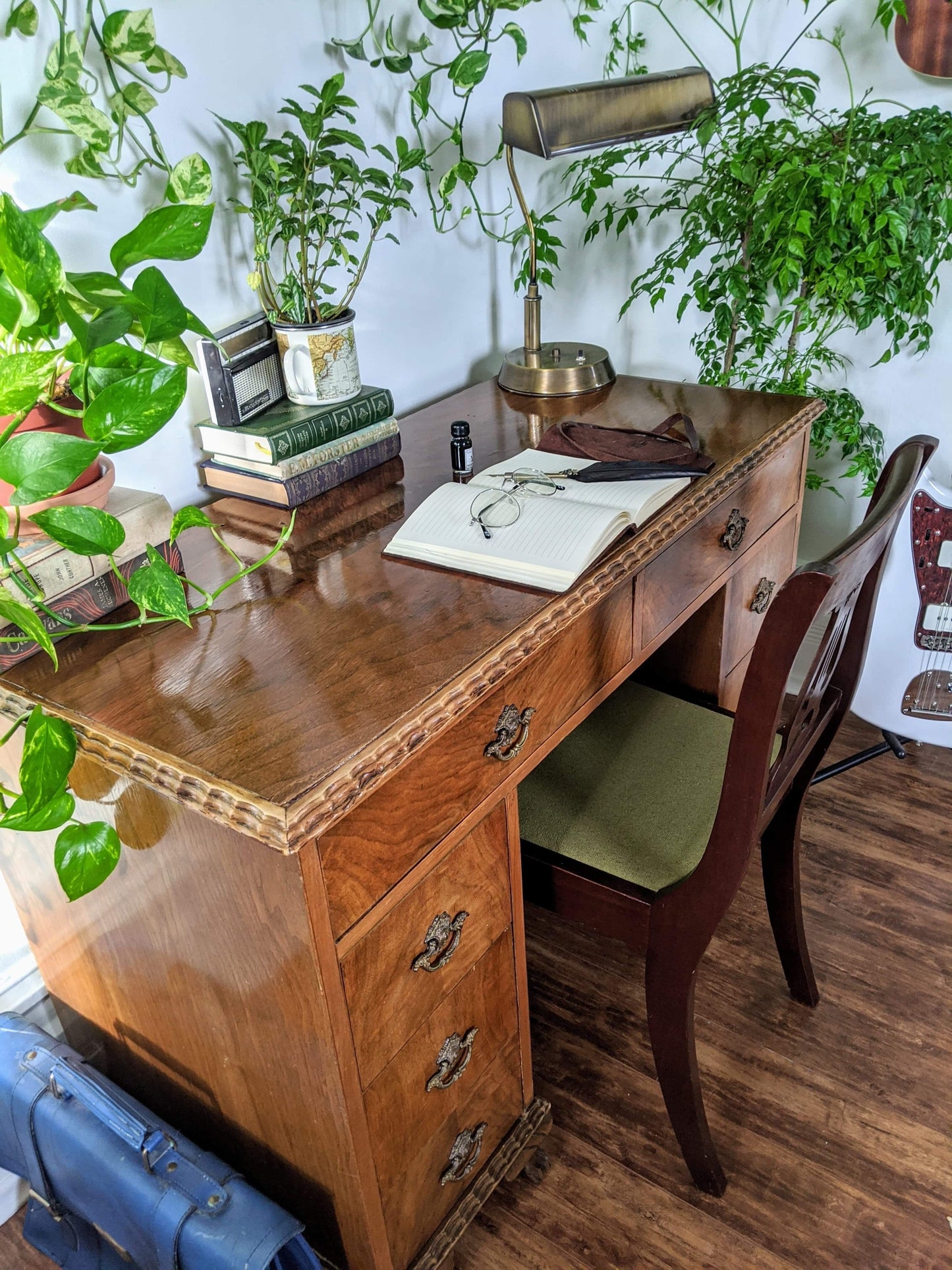 The Delmont Desk