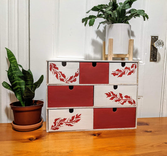 The Red & White Cubby