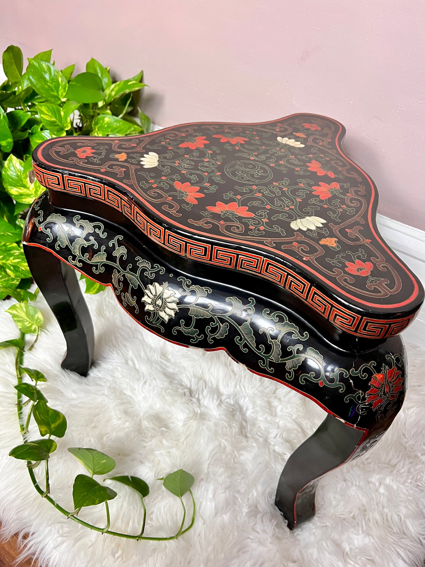 The Water Lily Table