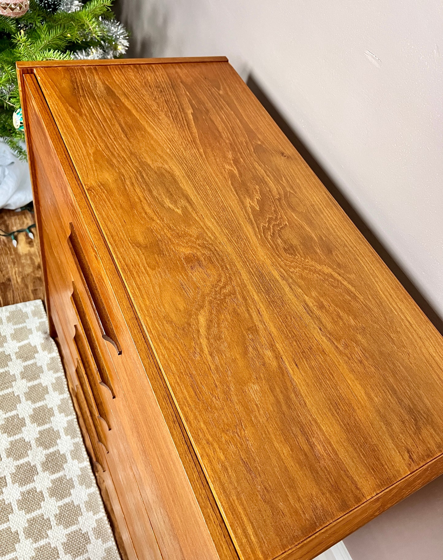 The Valstrom Dresser