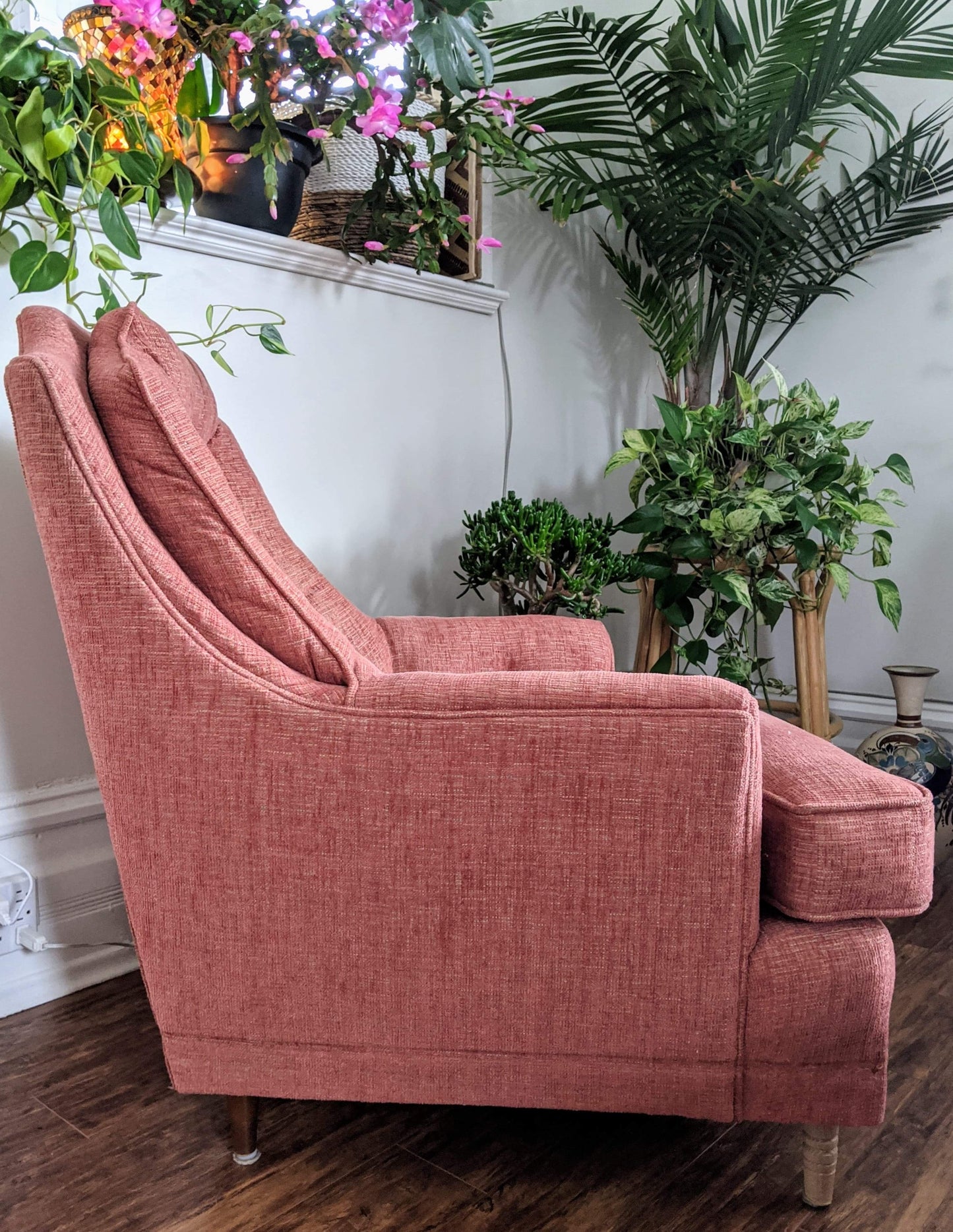 The Ain’t That A Peach Chairs