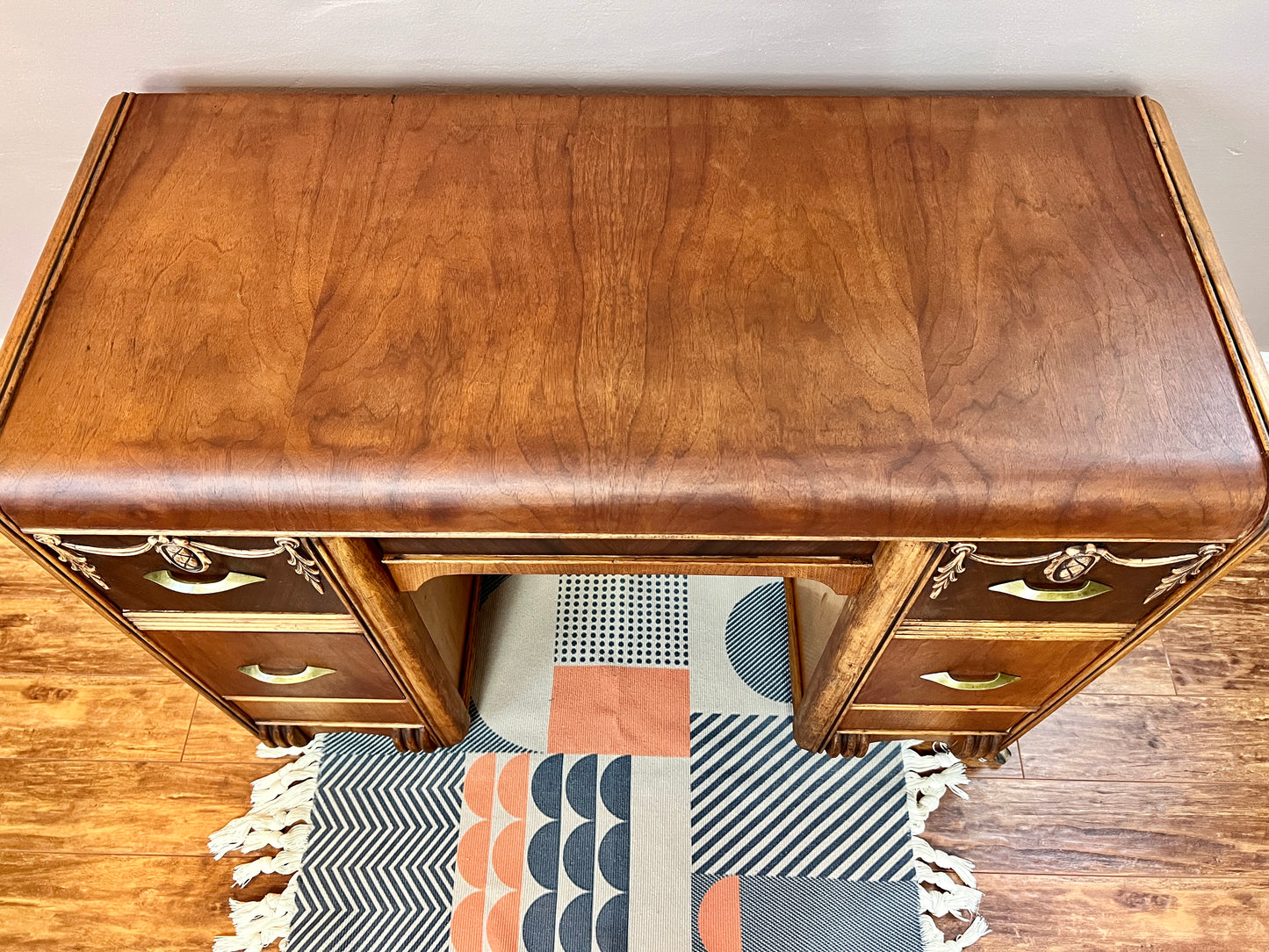 The Fancy Pineapple Desk