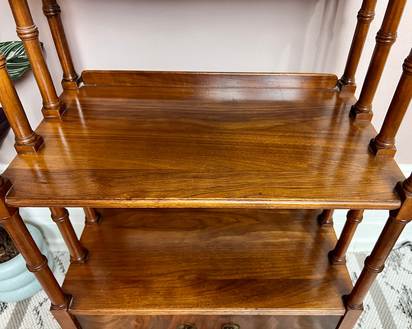 The Colombo Shelf