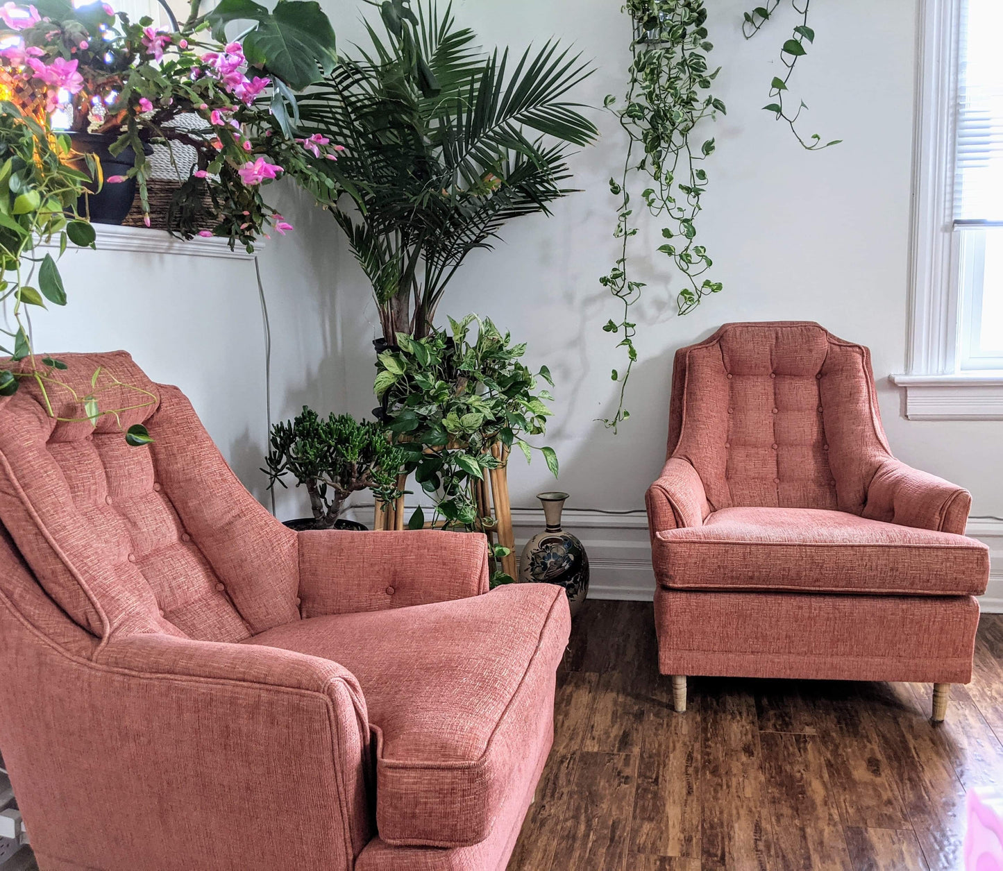 The Ain’t That A Peach Chairs