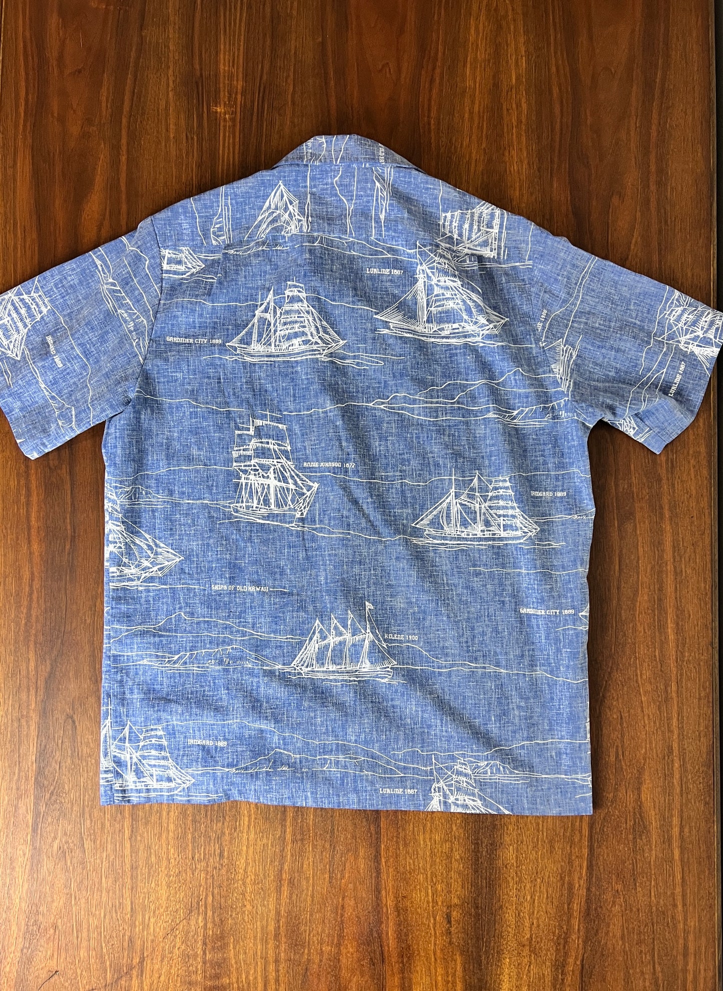 The Sail Boat Camp Collar