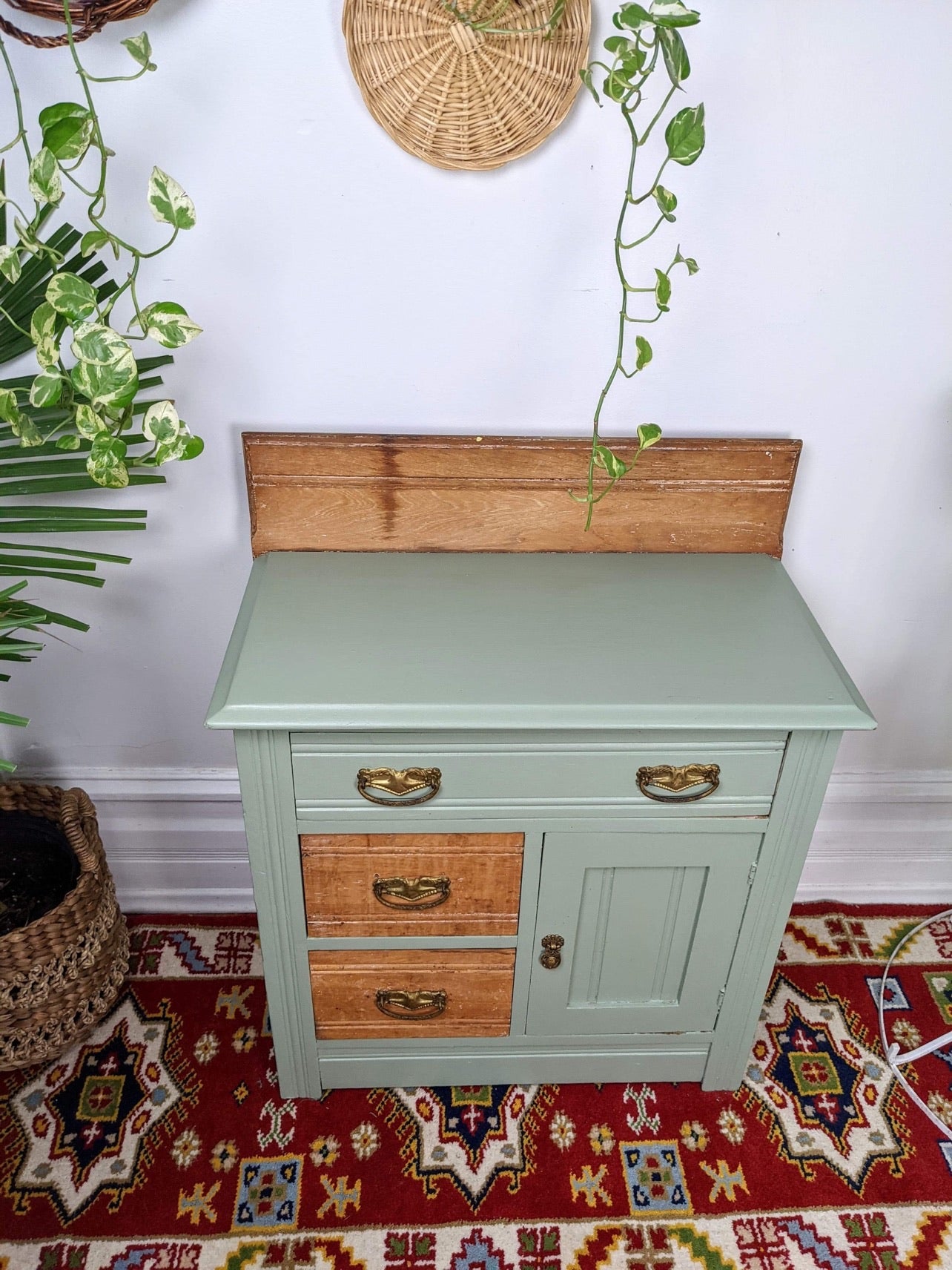 The Jungle Mist Cabinet