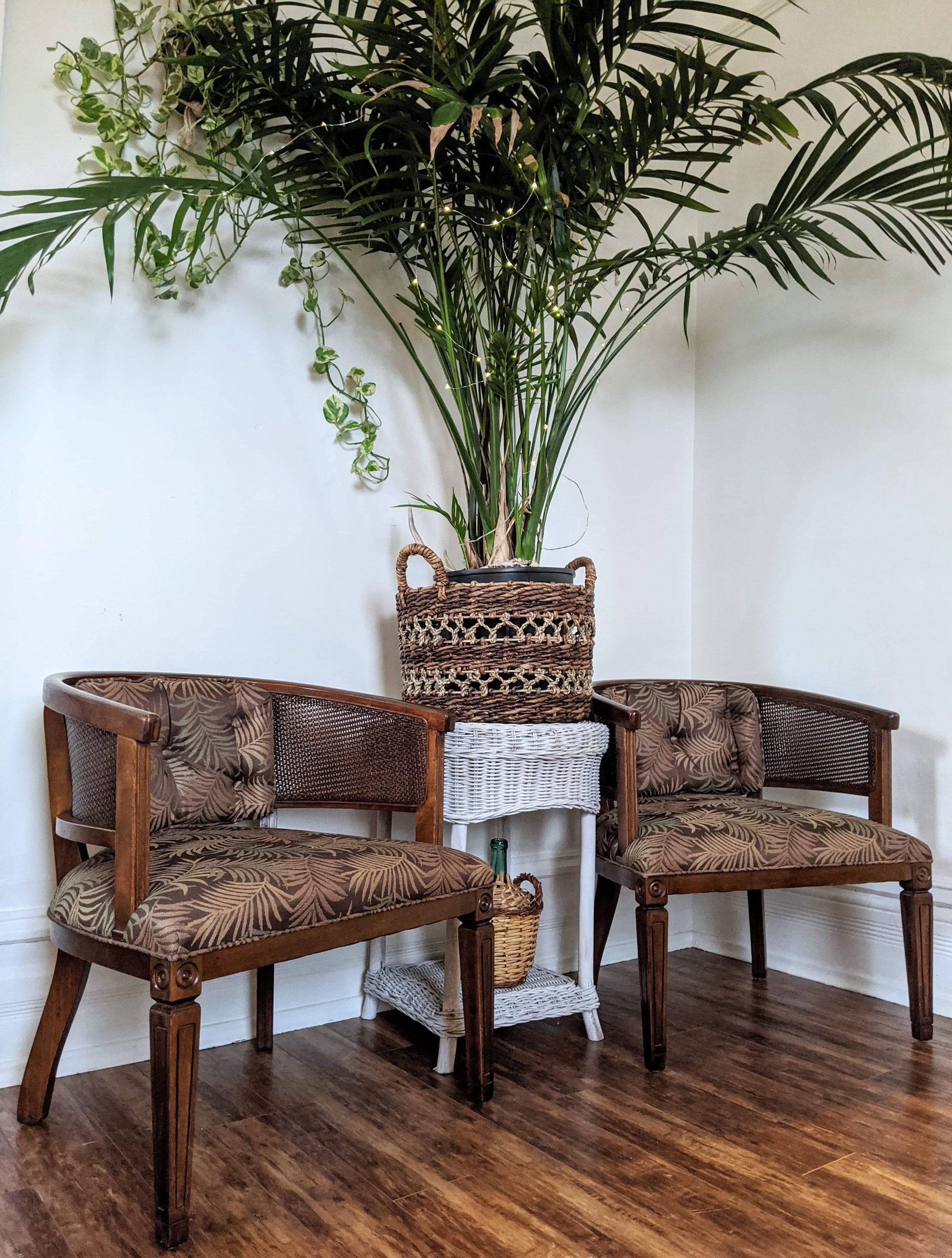 Wicker Wood Barrel Style Bombay 1960's fabric palm print dark brown victoria bc canada used second hand thrift