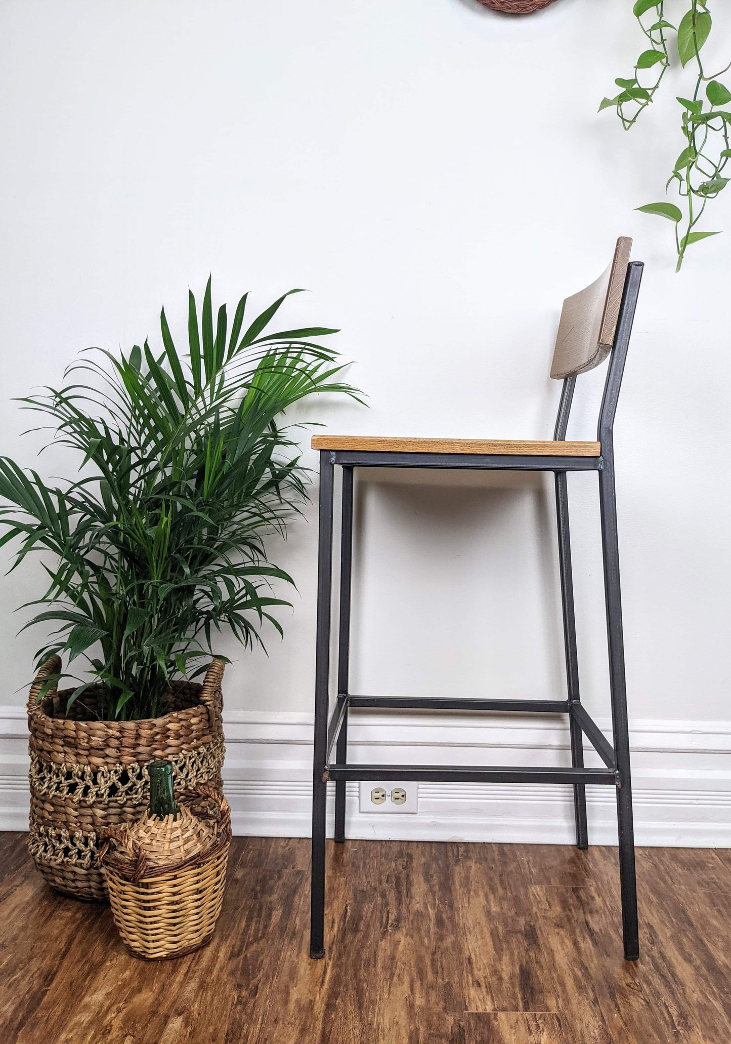 The Plymouth Stool
