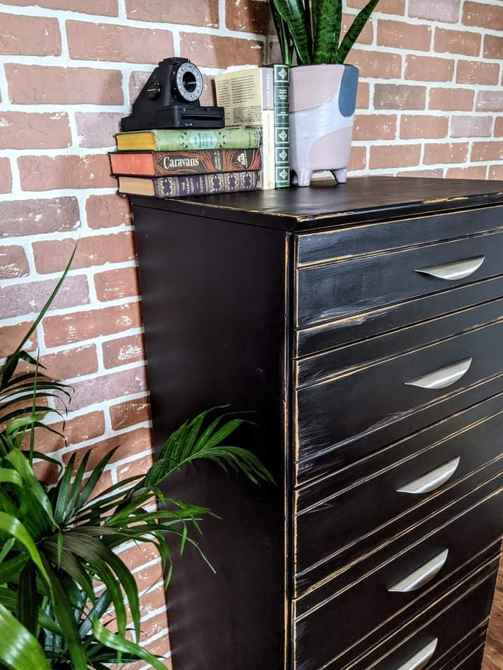The Newport Dresser