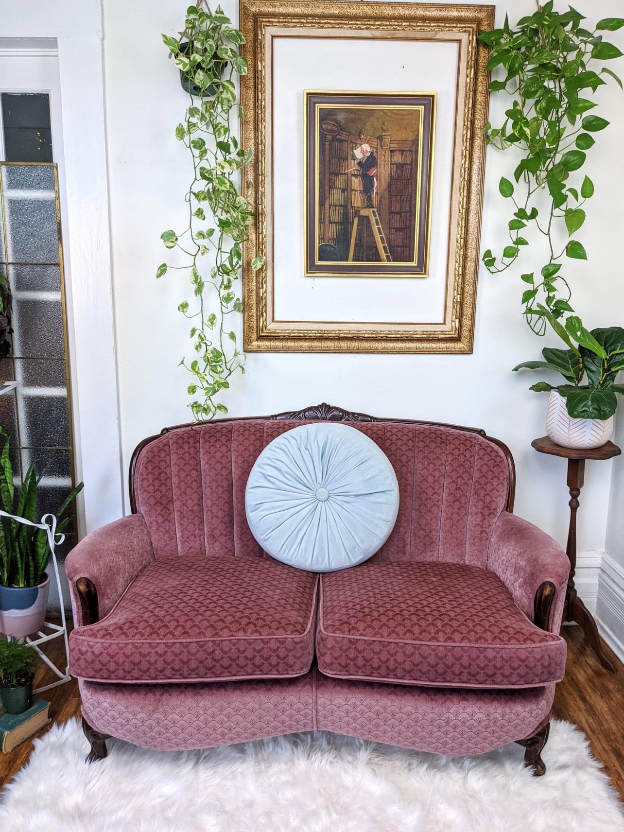 The Viola Loveseat