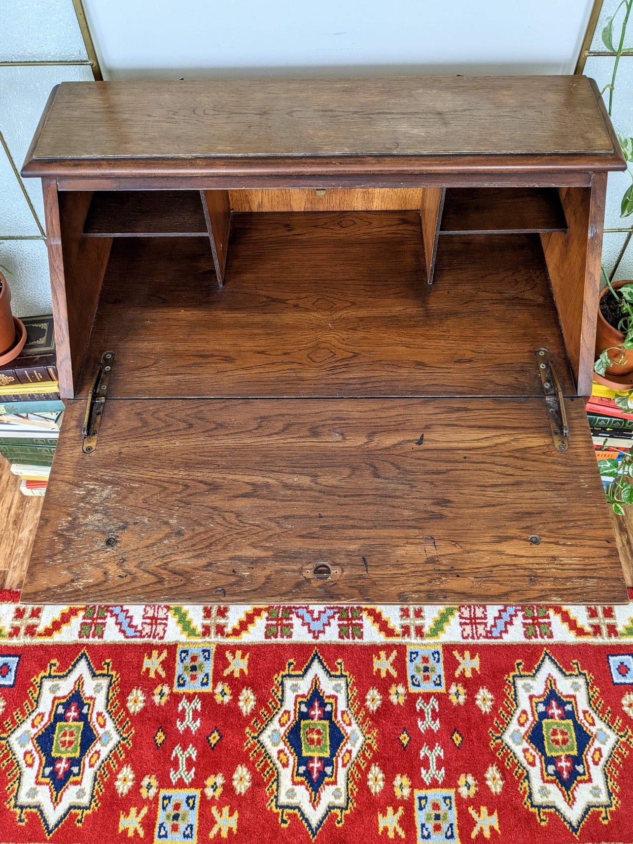 The Sommerfeld Secretariat