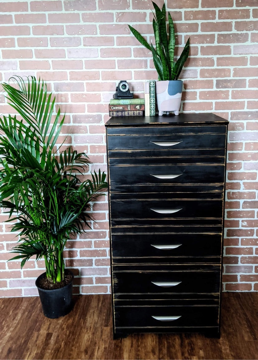 The Newport Dresser