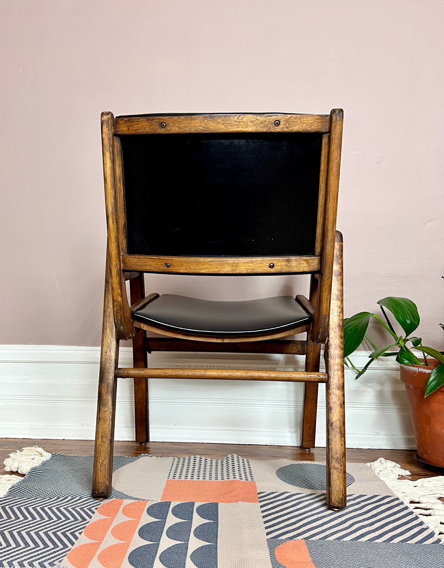 The Boomerang Chairs