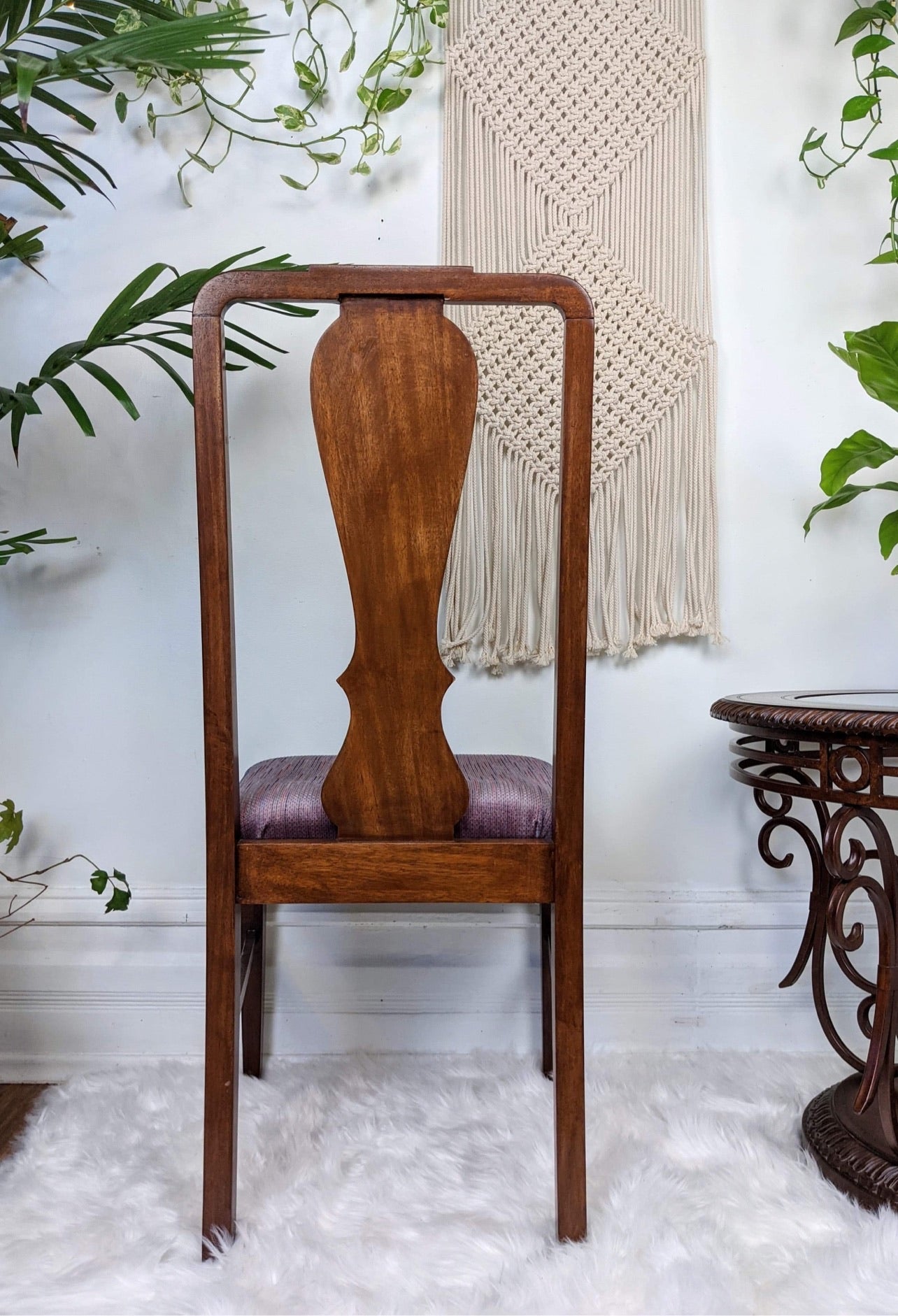 The Amethyst Chairs Without Arms