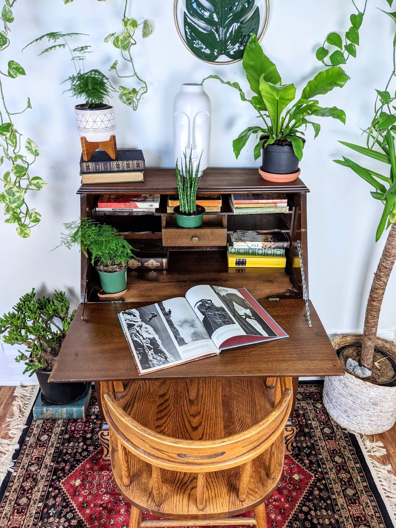 The Hammerstein Secretariat Desk