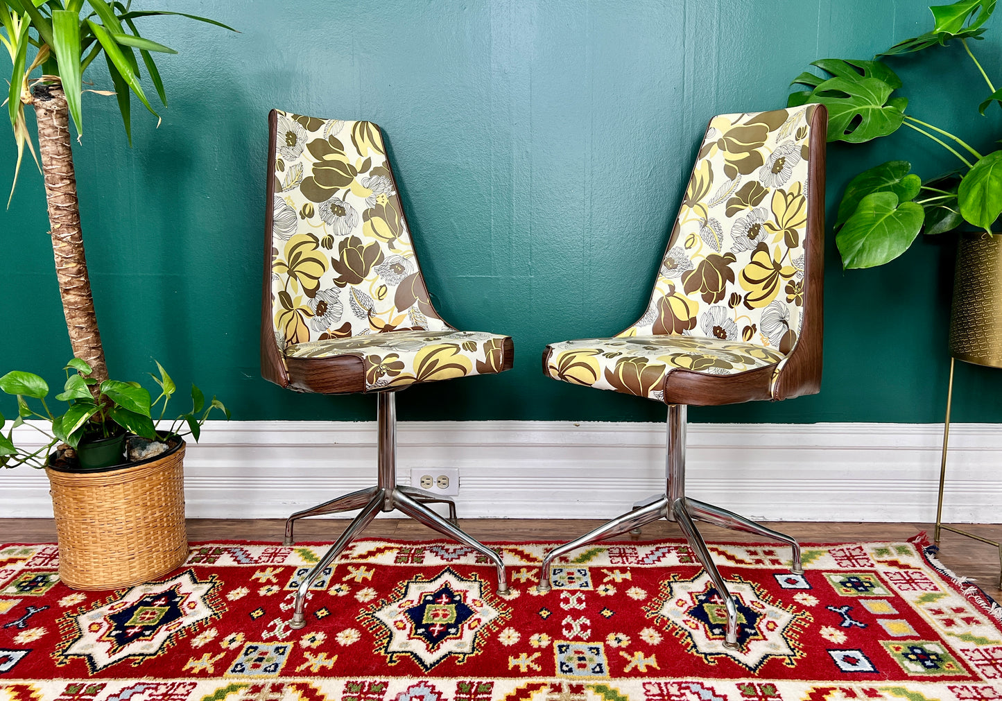 The Crazy Daisy Chairs - only 2 left!